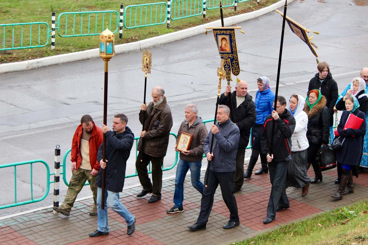 Божественная литургия и Крестный ход в Престольный праздник Казанской иконы Божией Матери